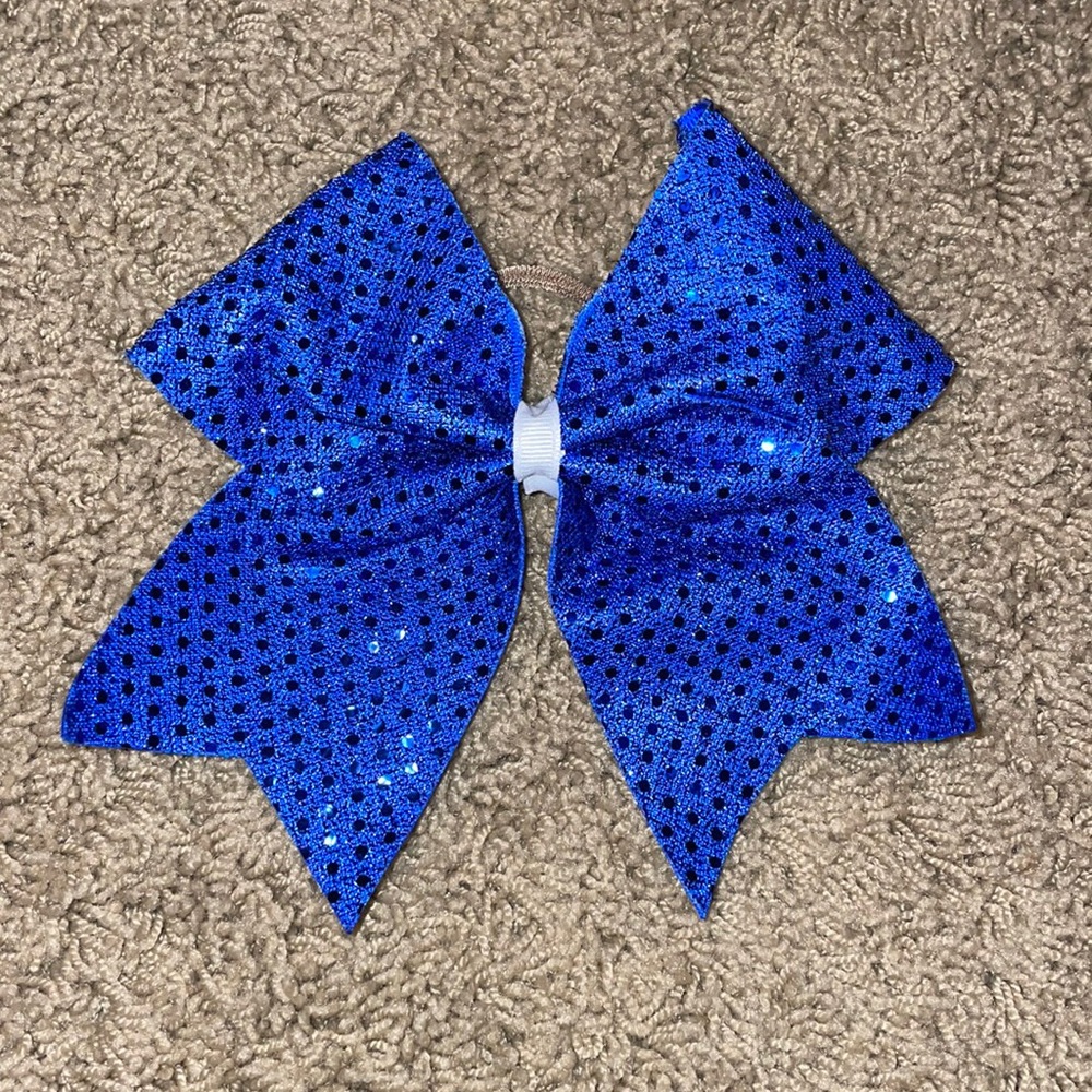 Cheer bow
